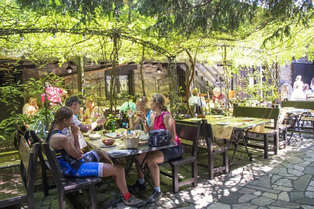 Hotel La Moncloa De San Lazaro Cacabelos  Zewnętrze zdjęcie